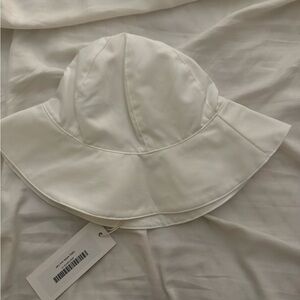 Minnow White Bucket Hat